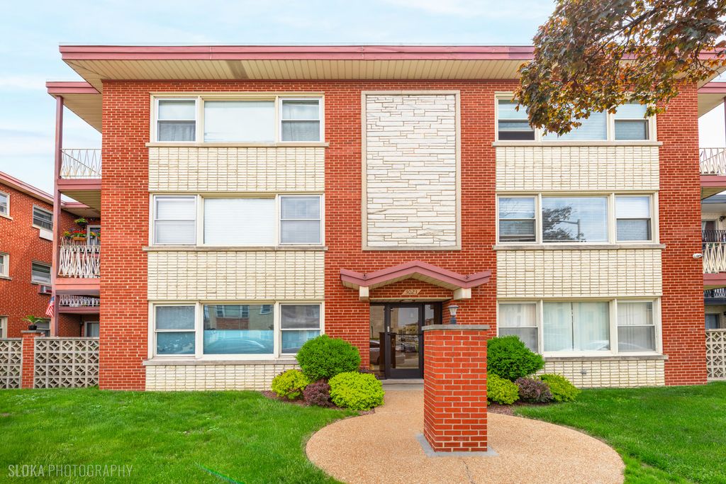 3023 N Paris Avenue 206, River Grove, IL 60171