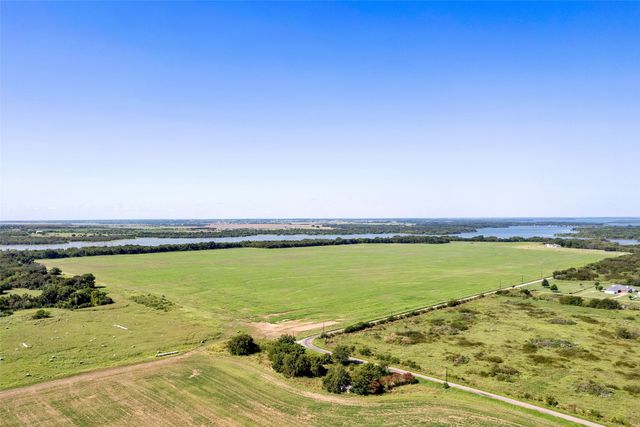 99AC Buck Creek, Tioga, TX 76271