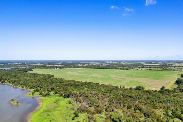 99AC Buck Creek, Tioga, TX 76271