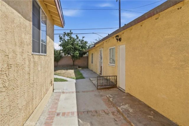 10962 Elm Avenue, Lynwood, CA 90262