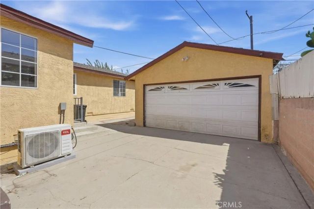 10962 Elm Avenue, Lynwood, CA 90262