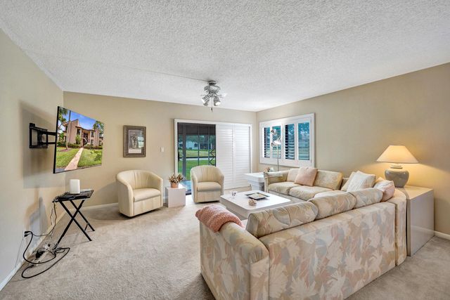 2160 SW 93 Way 1002, Davie, FL 33324