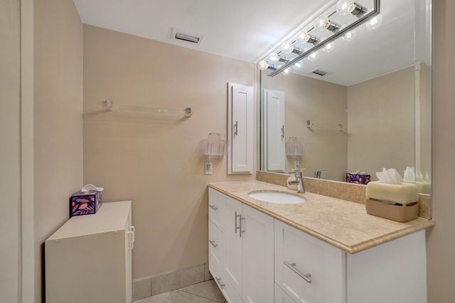 2160 SW 93 Way 1002, Davie, FL 33324