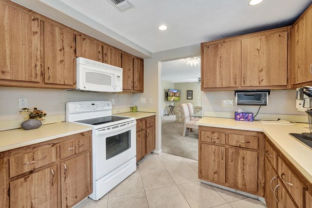 2160 SW 93 Way 1002, Davie, FL 33324