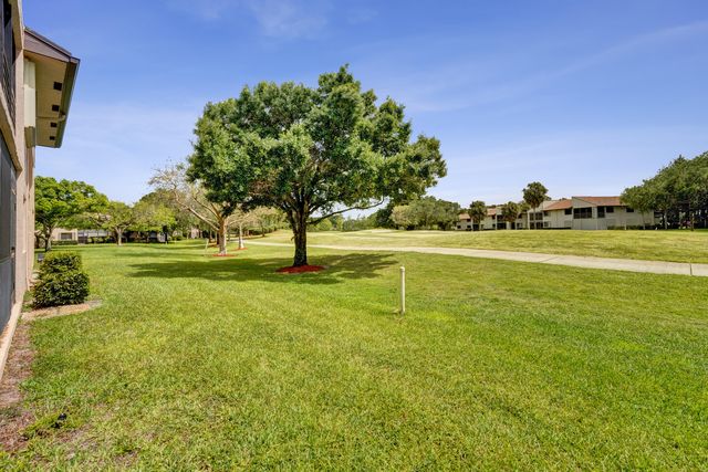 2160 SW 93 Way 1002, Davie, FL 33324