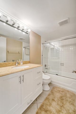 2160 SW 93 Way 1002, Davie, FL 33324