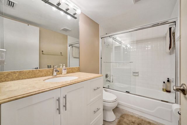 2160 SW 93 Way 1002, Davie, FL 33324