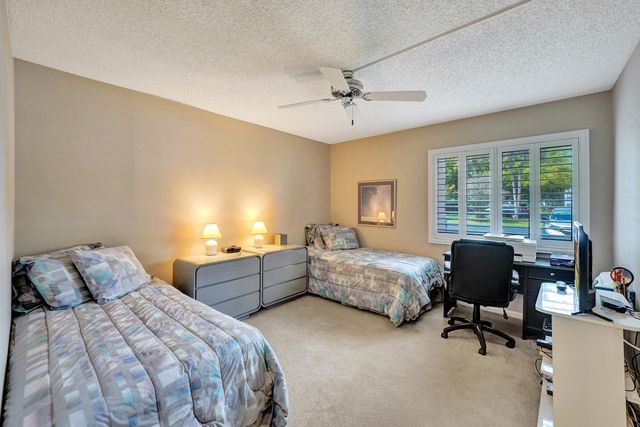 2160 SW 93 Way 1002, Davie, FL 33324