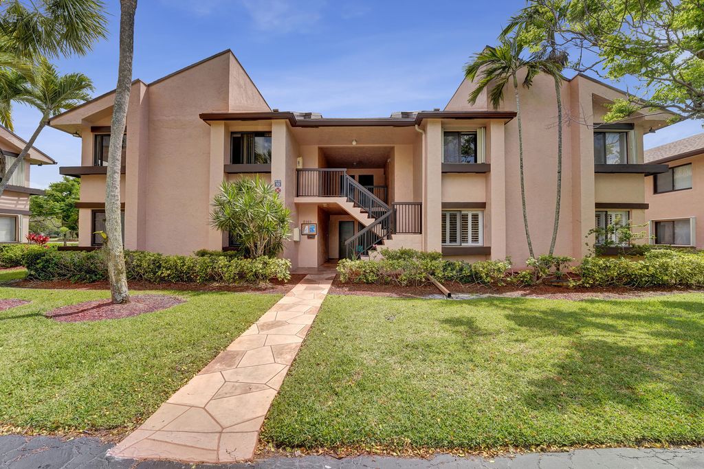 2160 SW 93 Way 1002, Davie, FL 33324