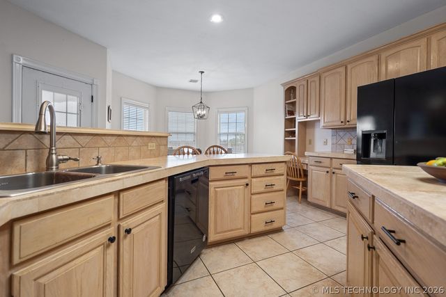 833 Franklin Drive, Ardmore, OK 73401