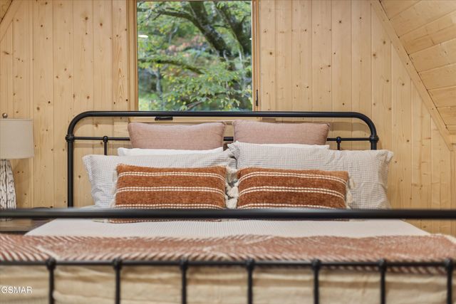 2951 Webb Creek Road, Sevierville, TN 37876