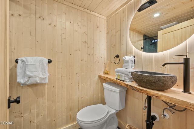 2951 Webb Creek Road, Sevierville, TN 37876