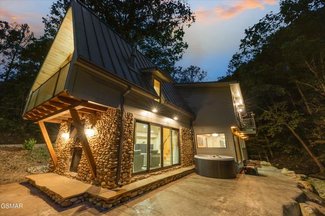 2951 Webb Creek Road, Sevierville, TN 37876