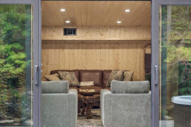 2951 Webb Creek Road, Sevierville, TN 37876