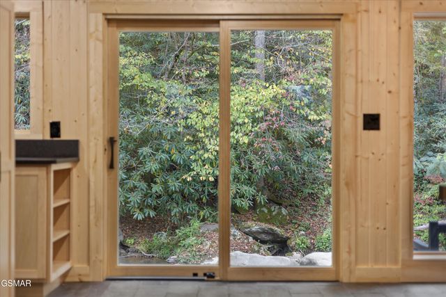 2951 Webb Creek Road, Sevierville, TN 37876