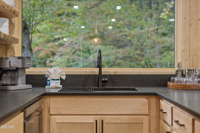 2951 Webb Creek Road, Sevierville, TN 37876