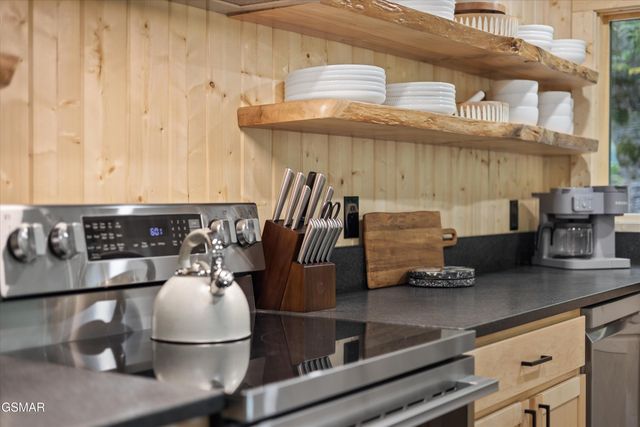 2951 Webb Creek Road, Sevierville, TN 37876