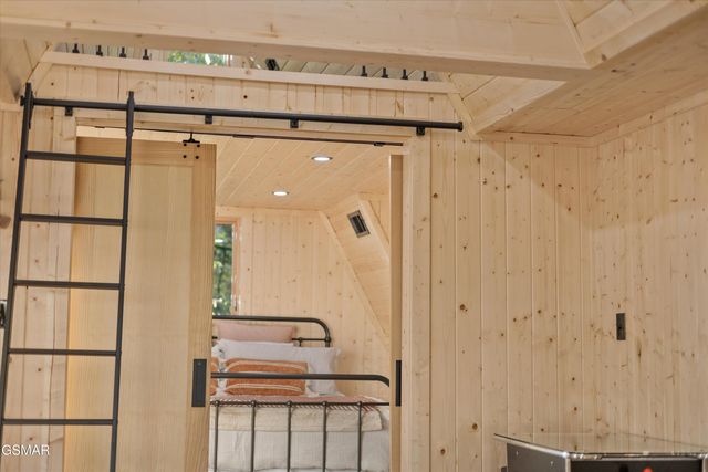 2951 Webb Creek Road, Sevierville, TN 37876