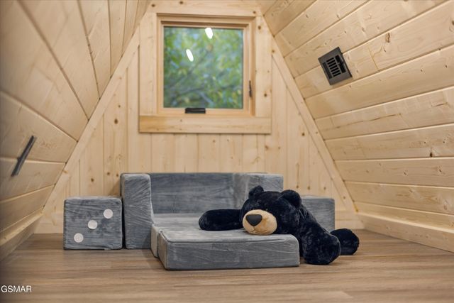 2951 Webb Creek Road, Sevierville, TN 37876