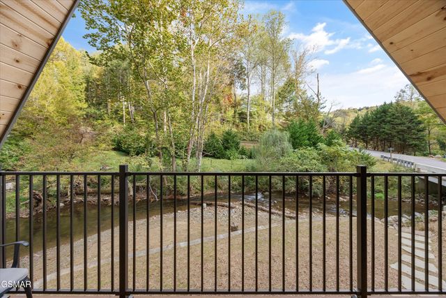 2951 Webb Creek Road, Sevierville, TN 37876