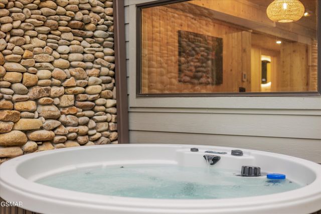 2951 Webb Creek Road, Sevierville, TN 37876