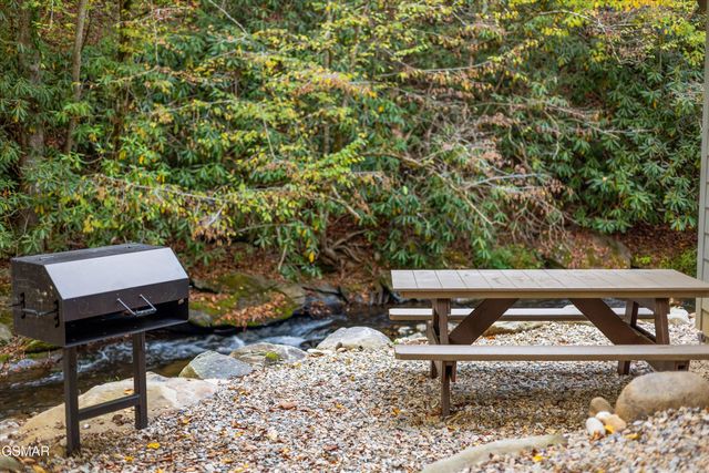 2951 Webb Creek Road, Sevierville, TN 37876