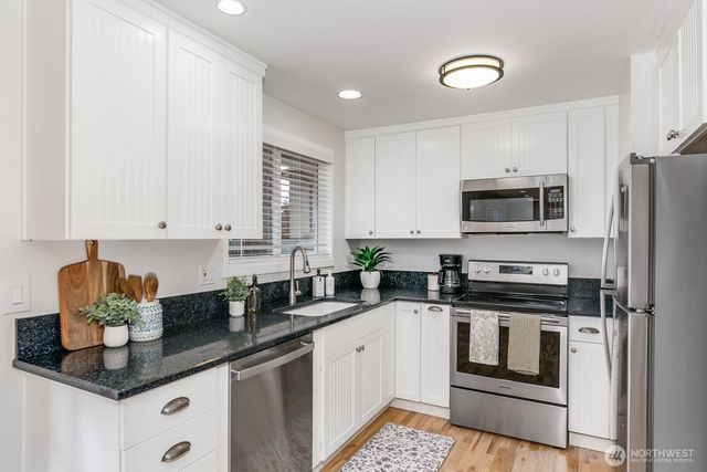 21713 Meridian Avenue S, Bothell, WA 98021