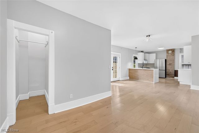 3925 Bridge Avenue, Cleveland, OH 44113
