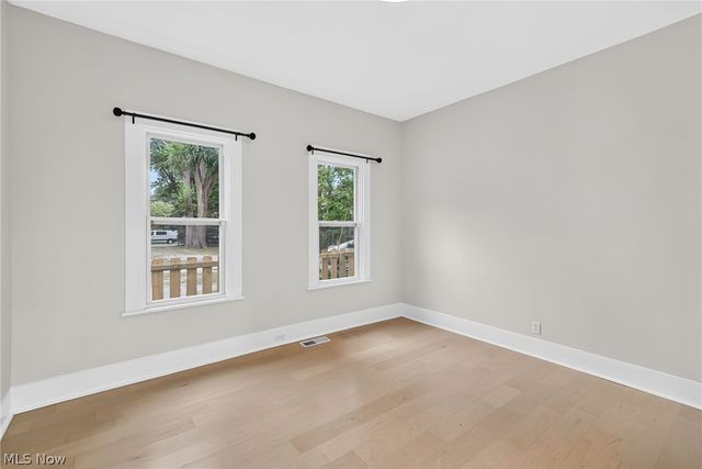 3925 Bridge Avenue, Cleveland, OH 44113