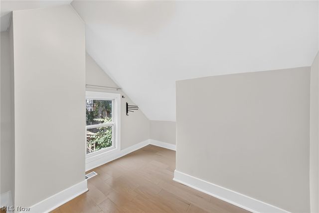 3925 Bridge Avenue, Cleveland, OH 44113