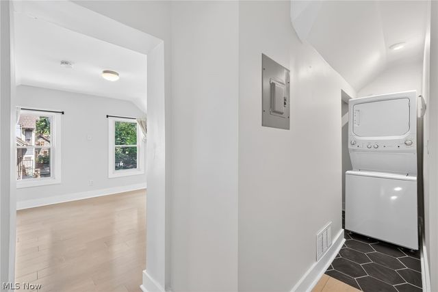 3925 Bridge Avenue, Cleveland, OH 44113