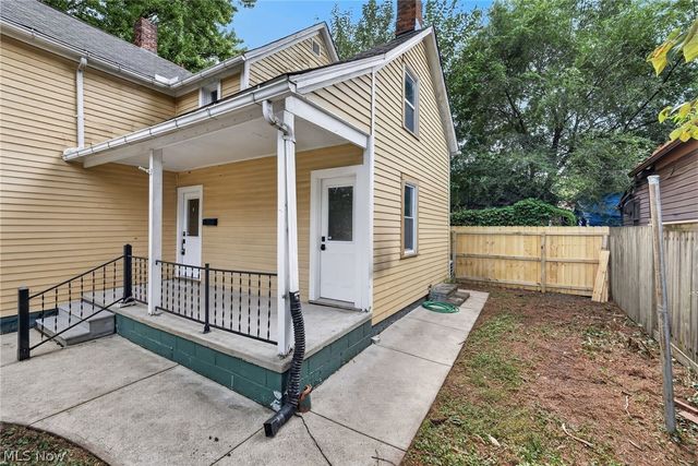 3925 Bridge Avenue, Cleveland, OH 44113