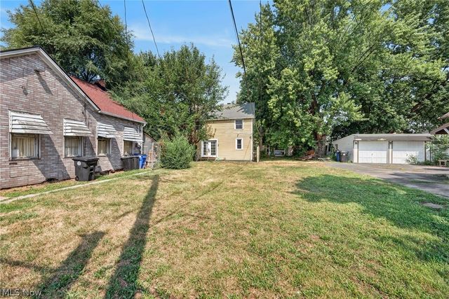 3925 Bridge Avenue, Cleveland, OH 44113
