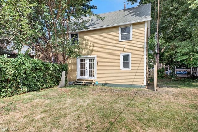 3925 Bridge Avenue, Cleveland, OH 44113