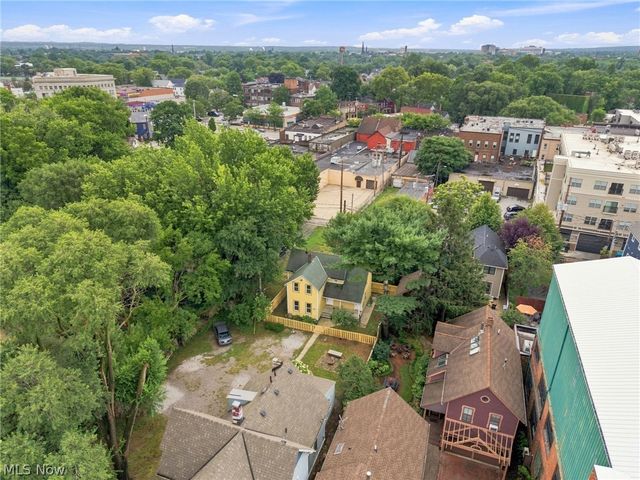 3925 Bridge Avenue, Cleveland, OH 44113