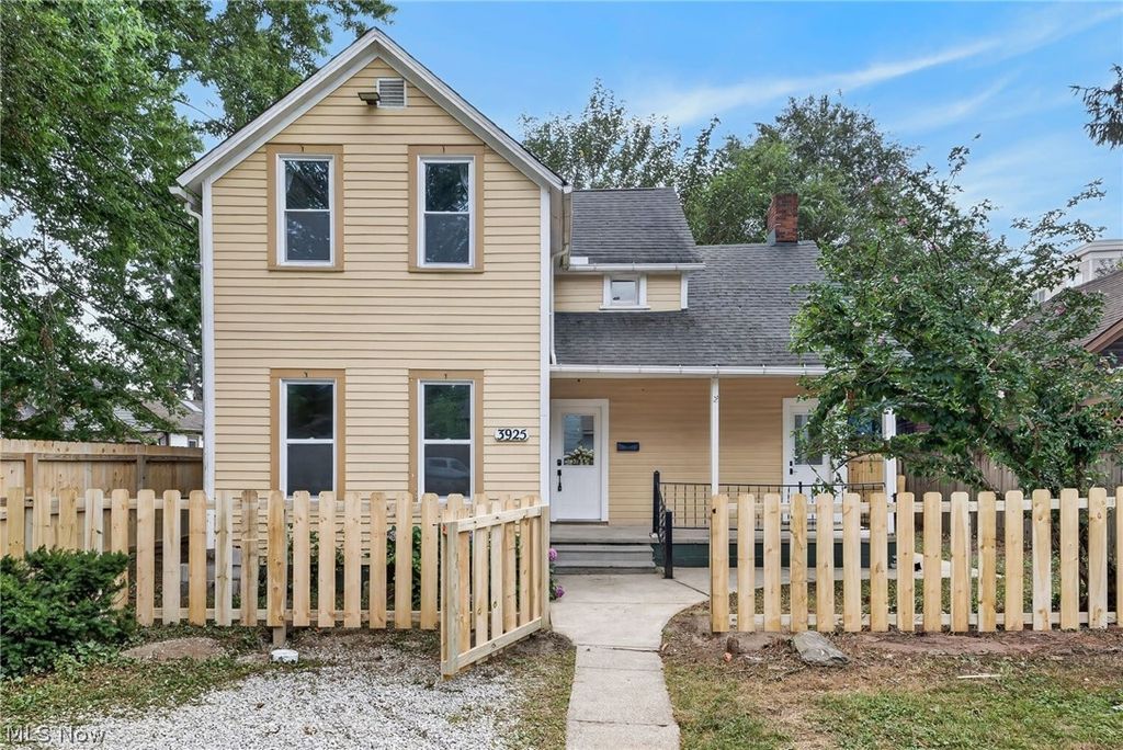 3925 Bridge Avenue, Cleveland, OH 44113