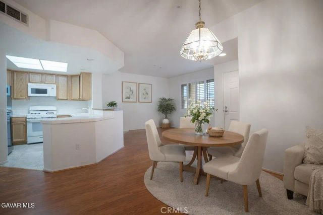 130 S Barranca 305, West Covina, CA 91791