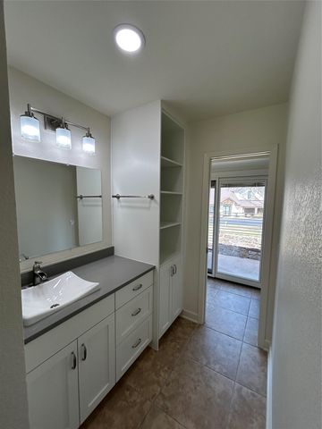 100 Bay Point DR 7, Horseshoe Bay, TX 78657