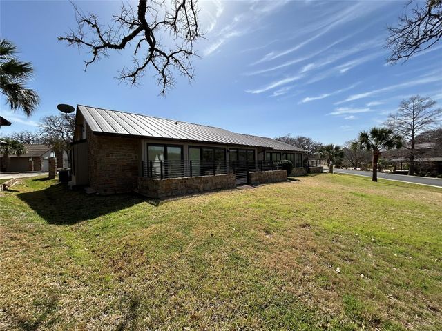100 Bay Point DR 7, Horseshoe Bay, TX 78657