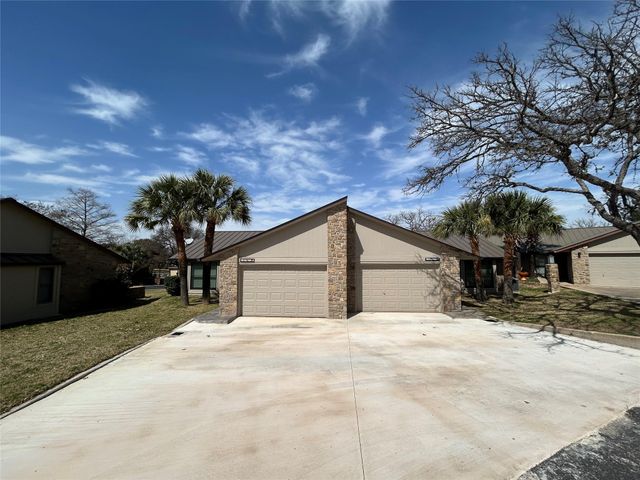 100 Bay Point DR 7, Horseshoe Bay, TX 78657