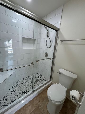 100 Bay Point DR 7, Horseshoe Bay, TX 78657