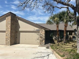 100 Bay Point DR 7, Horseshoe Bay, TX 78657