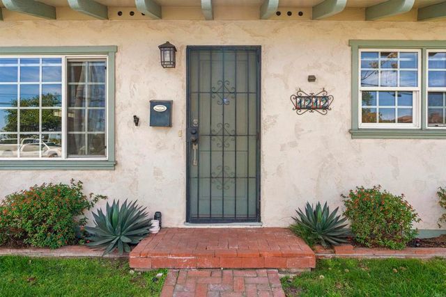 1212 2nd Street, Coronado, CA 92118