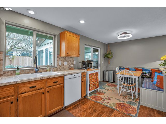 51764 Se 6TH St, Scappoose, OR 97056