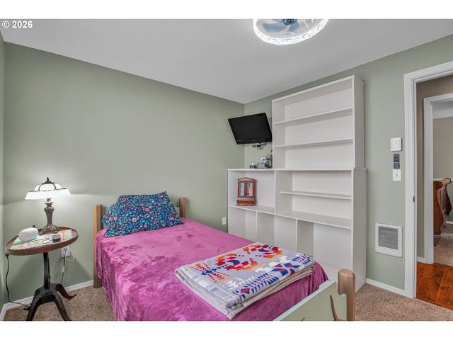 51764 Se 6TH St, Scappoose, OR 97056