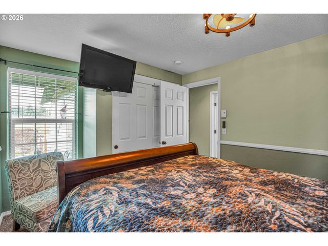 51764 Se 6TH St, Scappoose, OR 97056