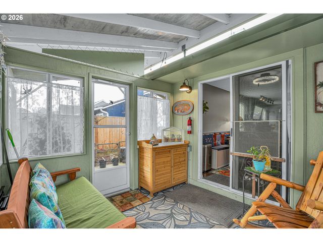 51764 Se 6TH St, Scappoose, OR 97056