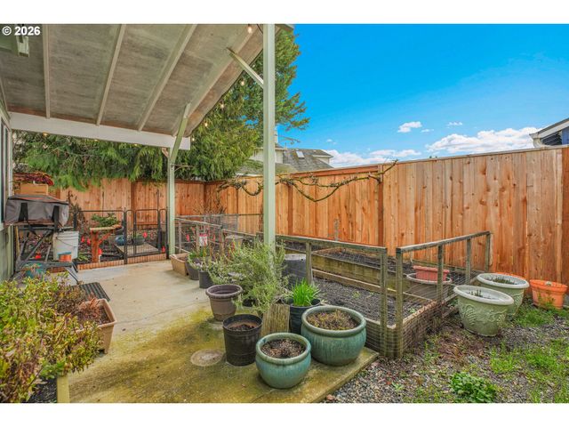 51764 Se 6TH St, Scappoose, OR 97056