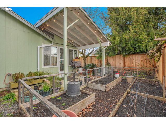 51764 Se 6TH St, Scappoose, OR 97056