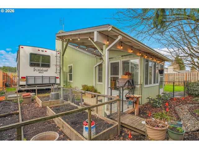 51764 Se 6TH St, Scappoose, OR 97056